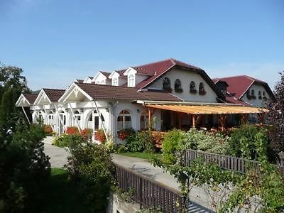Sziget Hotel&Restaurant Tarján Exterior photo
